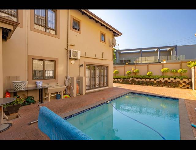 4 BEDROOM DUPLEX FOR SALE IN BEVERLEY HILLS